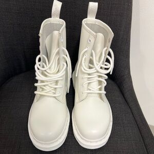 Doc Martin boots size US 6 or 37 UK ladies